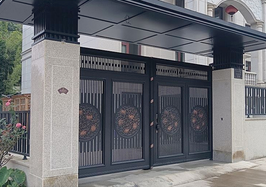 Puerta decorativa residencial de aluminio