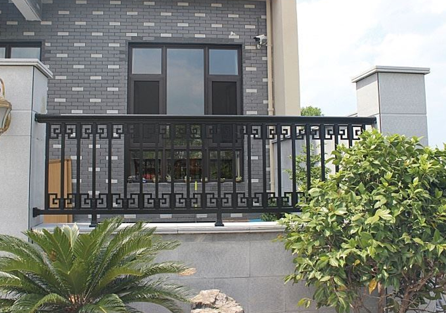 Valla de patio con patrón de meandro antiguo